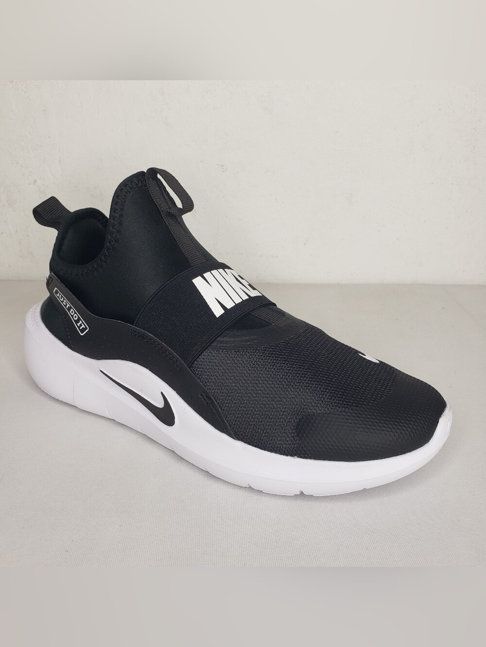Nike ONE RIGHT SHOE ONLY Women's Black Slip-On Athletic Sneaker REPLACEMENT